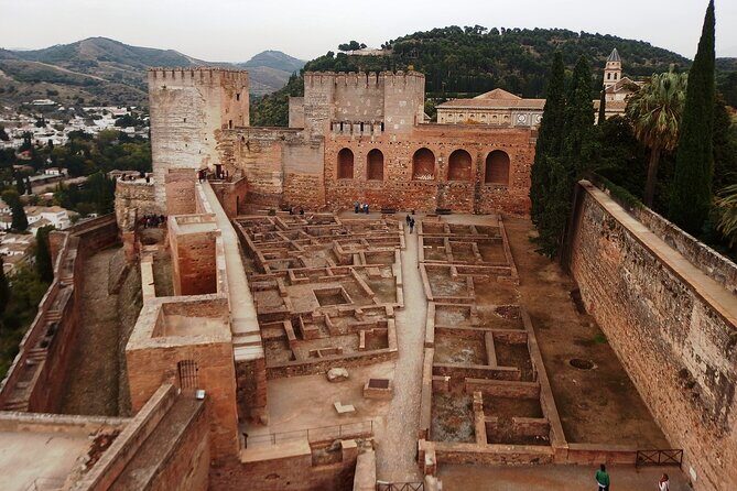 Alhambra and Albaicin Private Day Trip from Malaga - A Detailed Look at the Experience