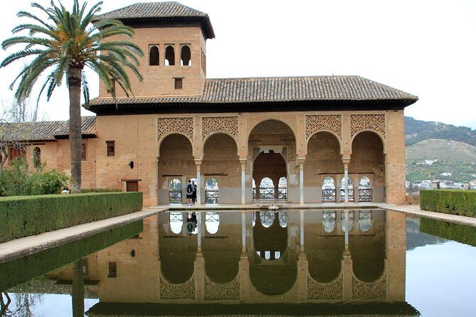 Alhambra Complete: Ticket Skip-the-Line Nasrid Palace and Generalife with Guide - FAQ