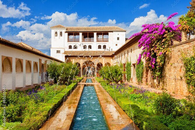 Alhambra gardens guided tour (English guide) - The Itinerary and What to Expect