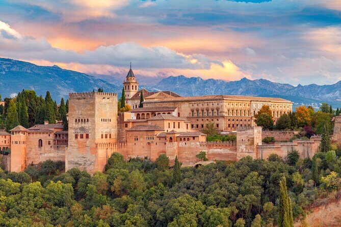 Alhambra & Generalife: Exclusive 3-Hour Private Tour with Tickets Included - Key Points