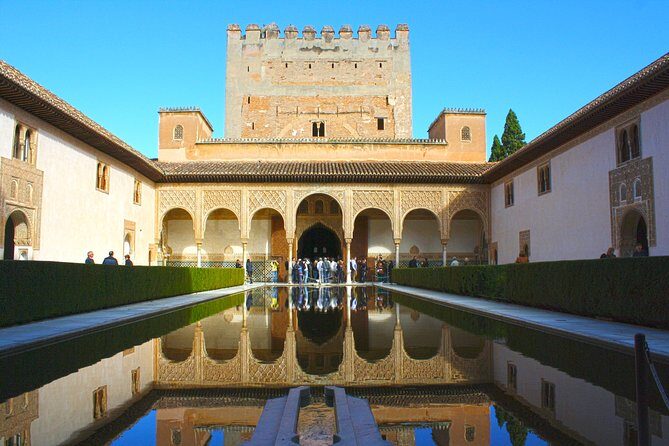 Alhambra, Generalife & Nasrid Palaces Guided Tour in Granada - Exploring the Itinerary in Detail
