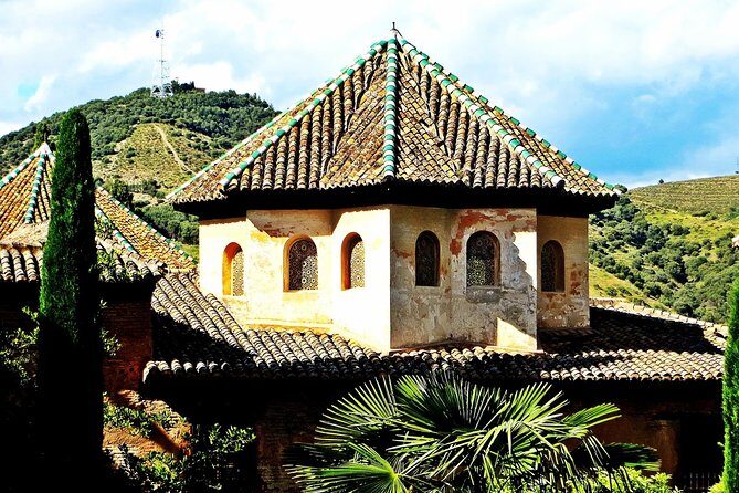 Alhambra & Generalife Skip the Line Premium Tour including Nasrid Palaces - Practical Considerations