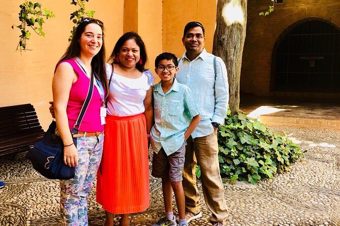 Alhambra Highlights Private Tour with Nazaries Palaces - Authentic Experiences from Reviewers