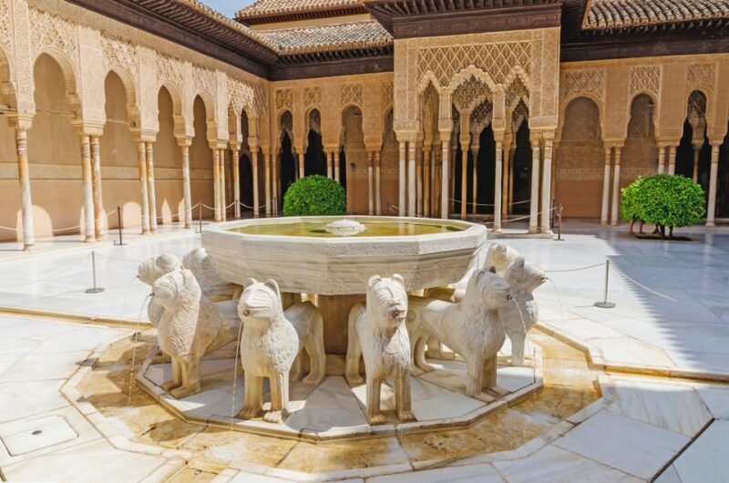 Alhambra & Nasrid Palace: Private Tour with Tickets - Dive Into the Alhambra Experience