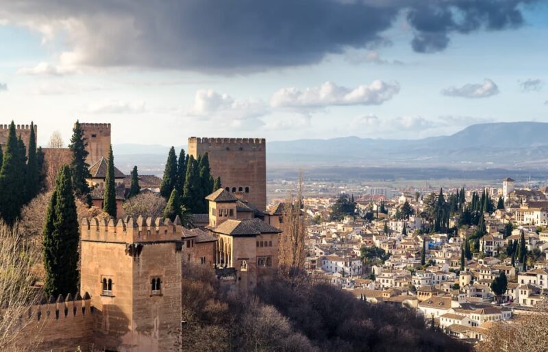 Alhambra & Nasrid Palace: Private Tour with Tickets - FAQs