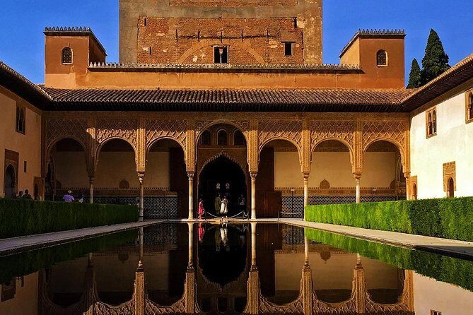 Alhambra & Nasrid Palaces Tour with Priority Access Granada - Unpacking the Experience: What to Expect