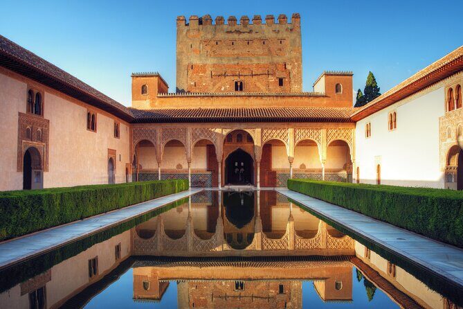 Alhambra Private Tour with a Historian (with Nasrid Palaces) - An In-Depth Look at the Tour Experience