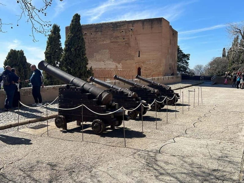 Alhambra Surroundings: History, Architecture and Legends - Key Points