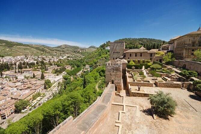 Alhambra Ticket and Guided Tour with Nasrid Palaces - The Value of the Tour