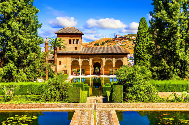 Alhambra: Ticket with Audioguide - Key Points