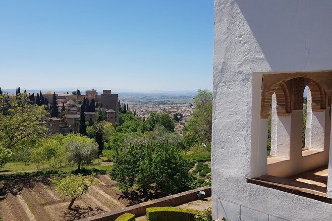 Alhambra Unique Experience: Private visit with official guide - Who Is This Tour Best For?