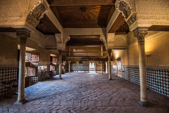 Alhambra with Nazaries Palaces Private Tour from Seville - Who Would Love This Tour?