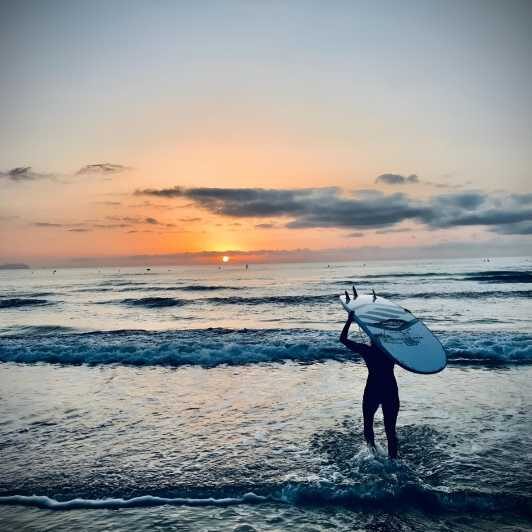 Alicante: 2 Hour Table Surf Rental + Spanish Tapa and Drink - Key Points