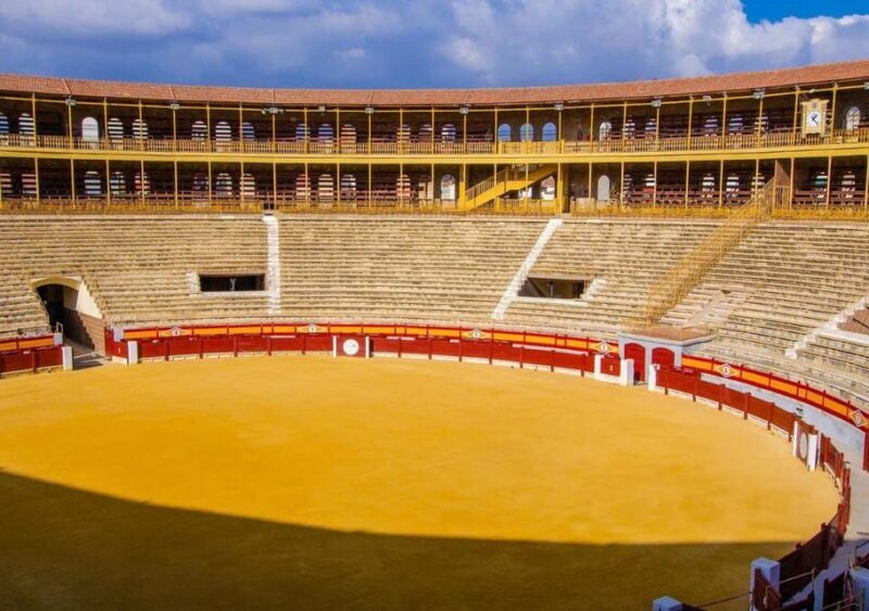 Alicante: Bullring and Castle Guided Tour with Taxi Transfer - FAQ