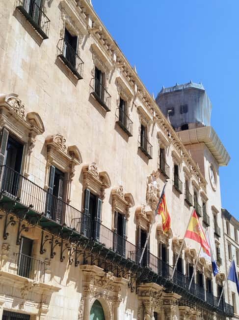 Alicante Essentials: 2-Hour Walking Tour with a Local Guide - Discovering Alicante in Just 2 Hours