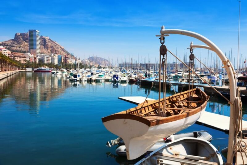 Alicante: Express Walk with a Local in 60 minutes - Key Points