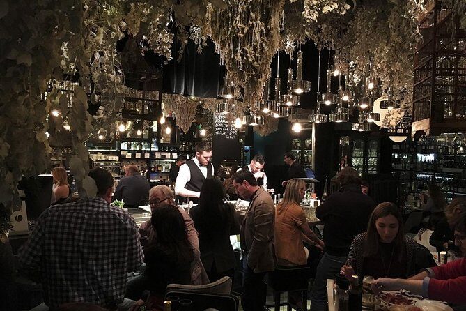 Alicante Wine Tasting and Tapas for Foodies - The Guide and Atmosphere
