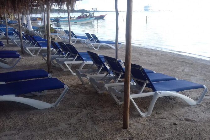 All-inclusive beach day in LOS ARRECIFES REST. / open bar - massage and lunch .. - FAQ