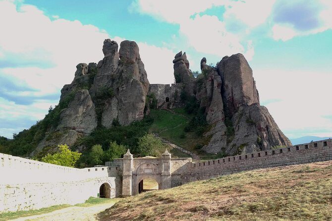 All inclusive Belogradchik fort and Venetsa cave day tour - FAQ