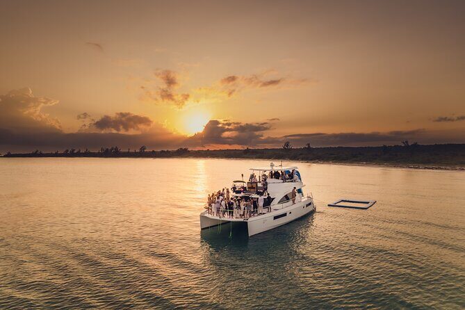 All Inclusive Cancun Party DJ Evening Beat in 51' Leopard - An In-Depth Look at This Cancun Yacht Party Experience