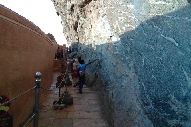 All inclusive Private Day tour Sigiriya, Dambulla & traditional village tour - FAQ