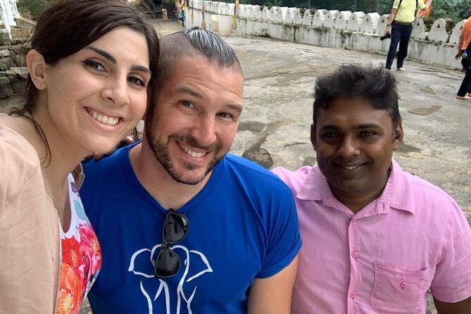 All inclusive Private day trip Sigiriya and Dambulla caves with more - FAQ