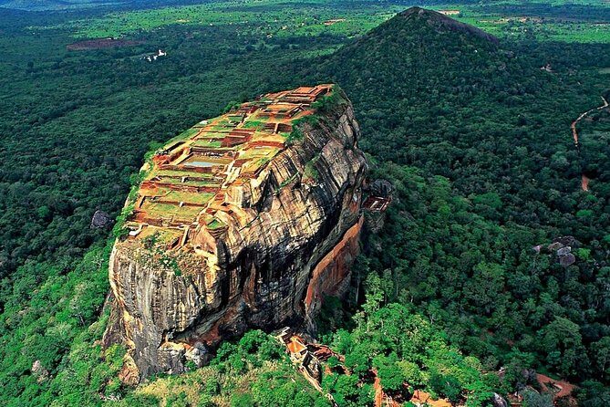 All-inclusive Sigiriya, Dambulla and Wildlife Safari from Colombo - Key Points