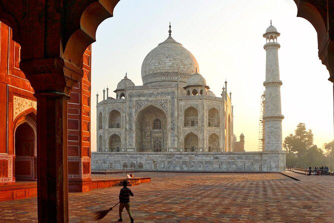 All inclusive Taj mahal 1 Day Tour from Delhi to Agra by Train - The Experience in Detail
