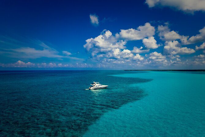 All inclusive Tulum: 4 hours Luxury Yacht 58' Azimut - Key Points