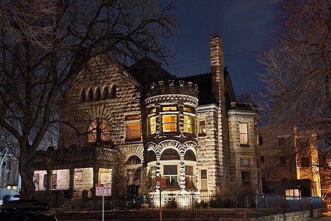All-Inclusive Twilight Ghost Tour with a Boozy Twist - The Guides & Atmosphere