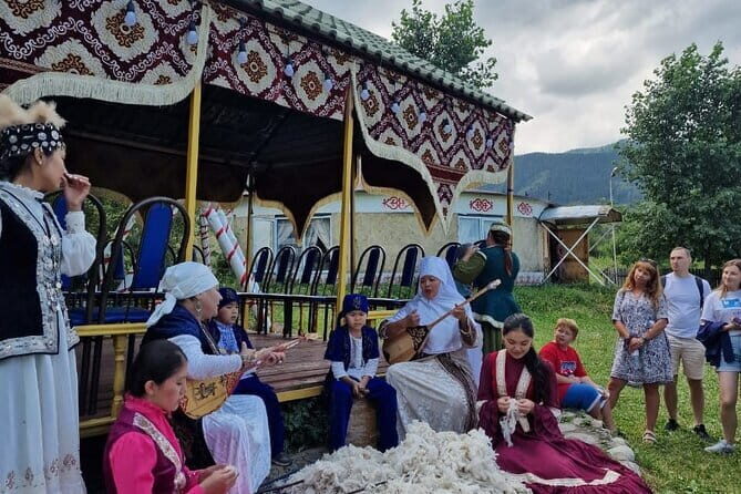 Almaty Hightlights Tour: Discover Culture, Nature, and History - Day 5: Markets and Memorials