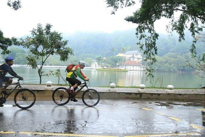 Along the Mahaweli River cycle ride with Exploring the Kingdom of Kandy. - Key Points