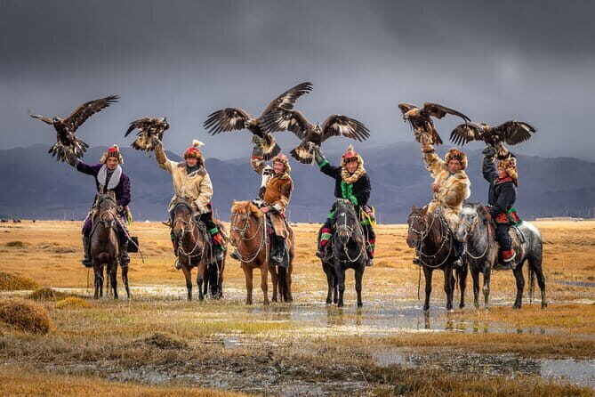 Altai Tavan Bogd with Eagle Hunter Visit 10 Day Tour - Key Points