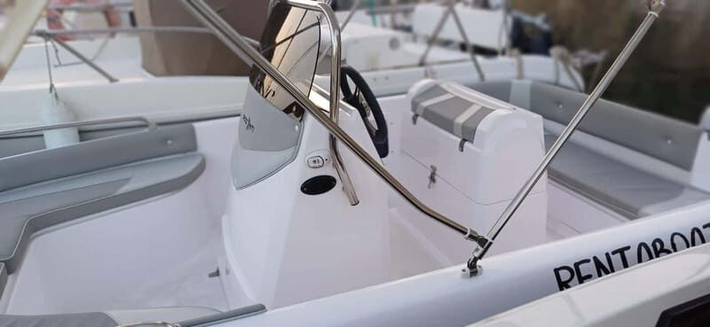 Altea: Boat rental without a license - Who Should Consider This Experience?