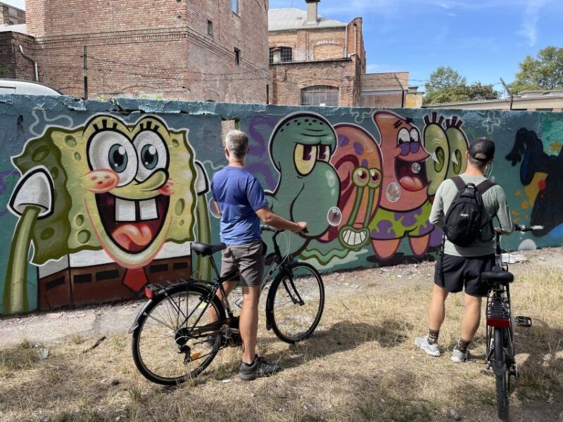 Alternative Bike tour: Graffiti Wall and Peace - An In-Depth Look at the Experience