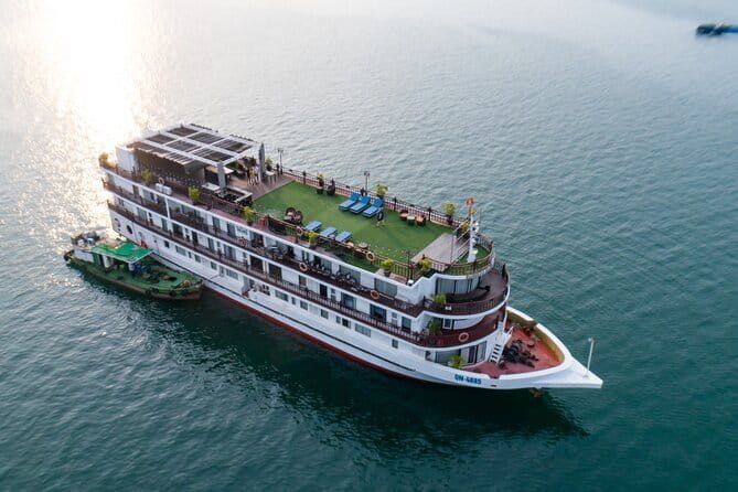 Amanda Cruise - Luxury Unique Halong Bay Cruise (2D1N Tour) - Key Points