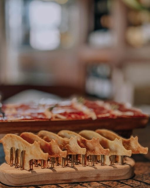 AMARANTE: Painting & Wine Tasting - make your onw art piece - A Deep Dive into What You Can Expect