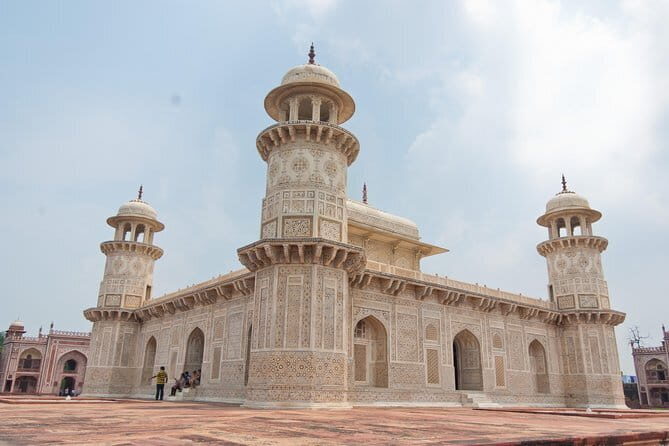 Amazing Agra Short Tour - Exploring the Itinerary in Detail