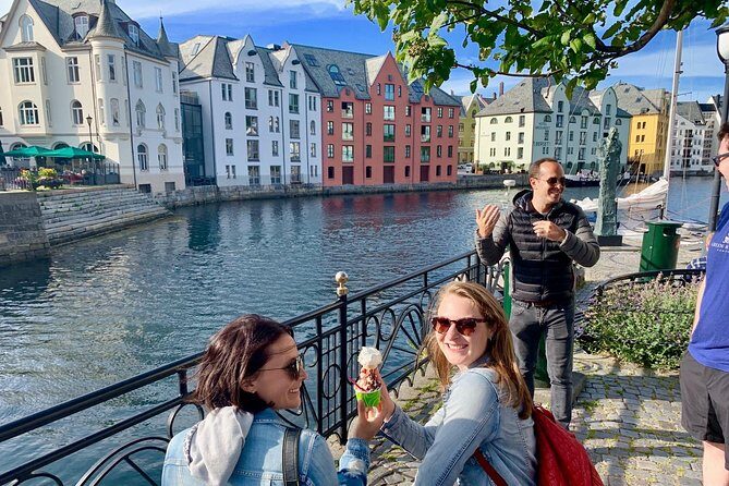 Amazing city walk in Ålesund - In-Depth Review of the Ålesund City Walk Experience