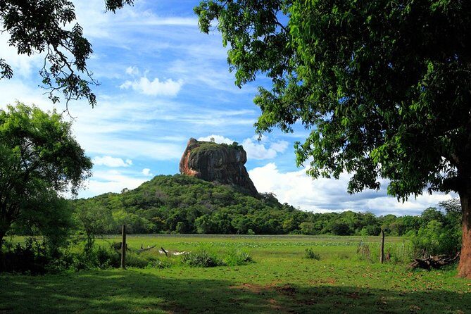 Amazing Sri Lanka ( 6N/ 7D) - Kandy: Sacred Temples and Cultural Delights