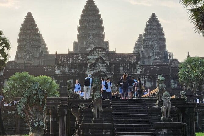 Amazing Sun Rise at Angkor Wat With Tour Guide - Who Should Consider This Tour?