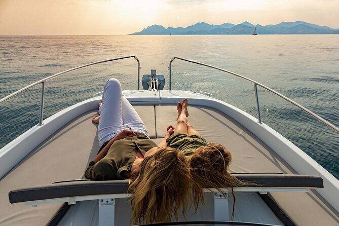 Amazing Sunset by private boat - Key Points