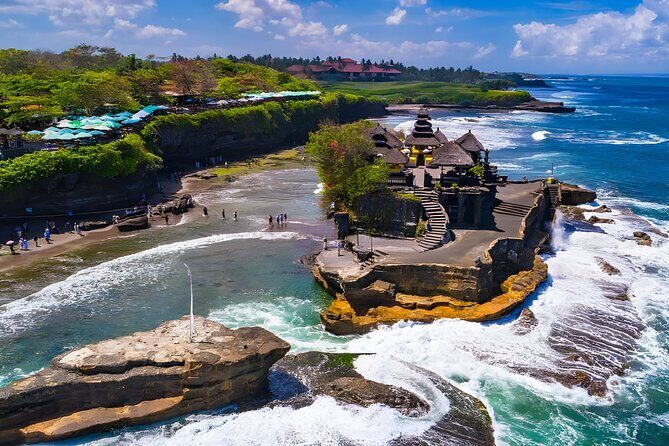 Amazing Tanah Lot and Uluwatu Temple Tour - In-Depth Review of the Bali Temples and Beaches Tour