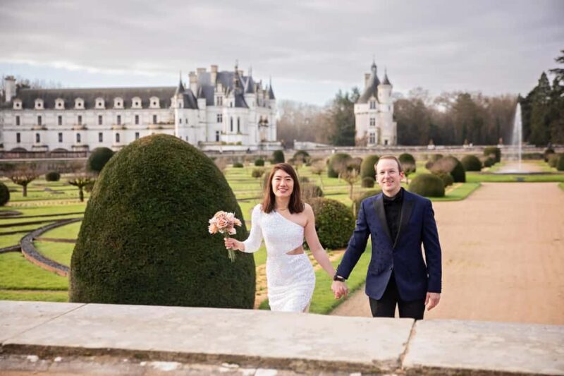 Amboise: Private Photoshoot with a Professional Photographer - Key Points