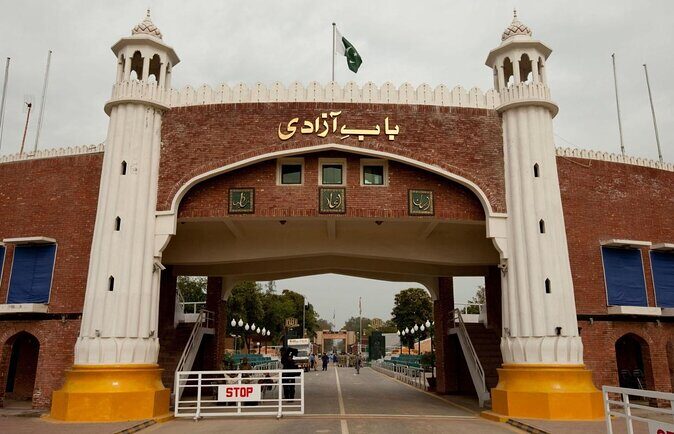 Amritsar 1 Day Tour: Golden Temple, Jalianwala Bagh, Wagah Border - Key Points