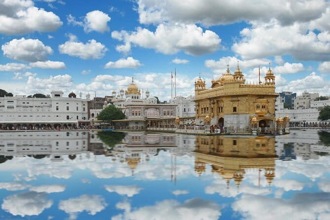 Amritsar city tour - Durgiana Temple: A Hindu Parallel