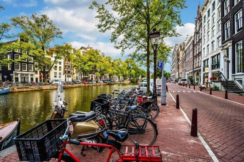 Amsterdam: 3-Hour Private Bike Tour of the City Center - The Value of This Tour