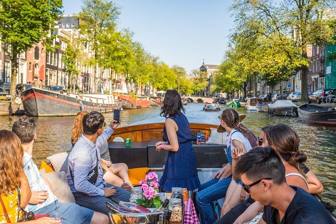 Amsterdam All-Inclusive 90-Minutes Canal Cruise by Captain Jack - Who Is This Tour Best For?
