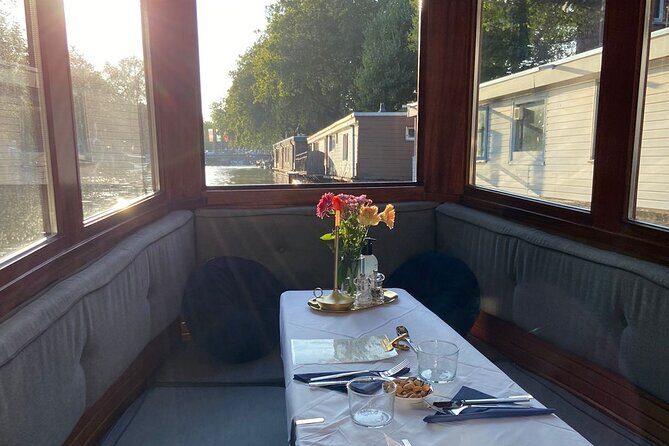 Amsterdam Breakfast Cruise on Private Luxury boat - 2hrs - A Closer Look at the Experience