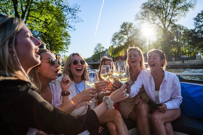 Amsterdam: Canal Booze Cruise with Unlimited Drinks Option - The Downsides